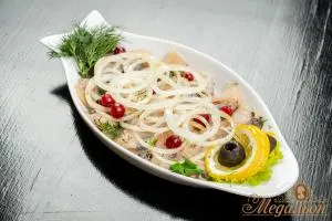 Сельдь с луком Предвкушение