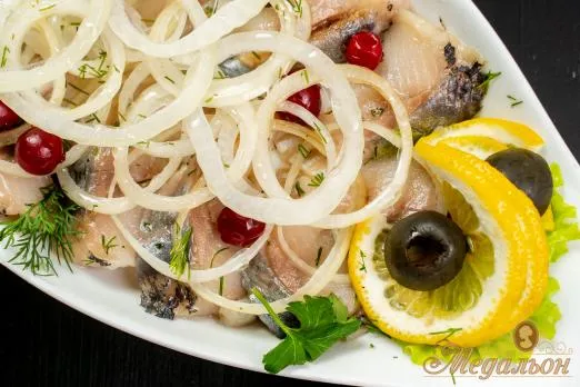 Сельдь с луком Предвкушение